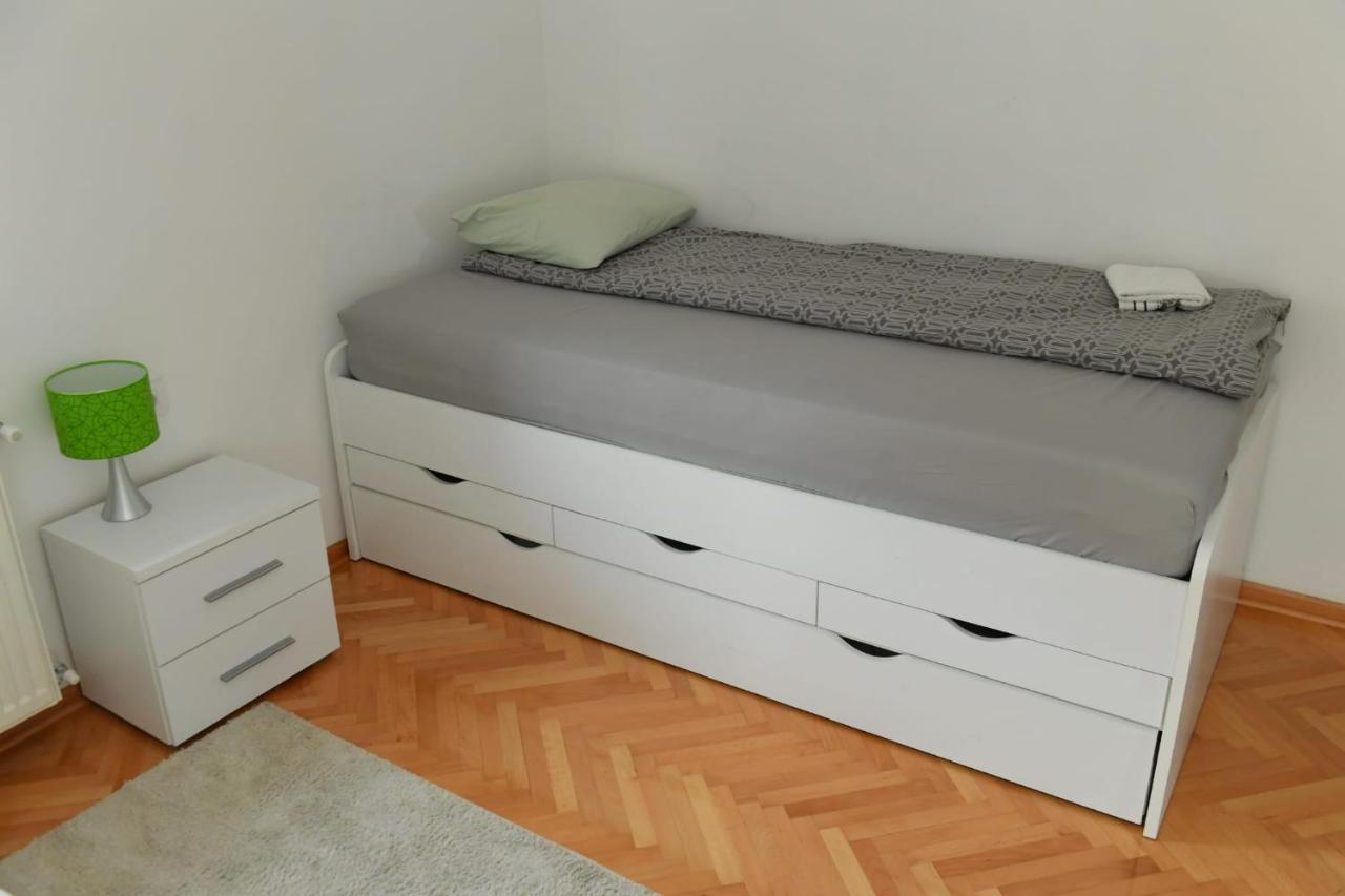 Dobi Apartmani Wing Jagodina Esterno foto