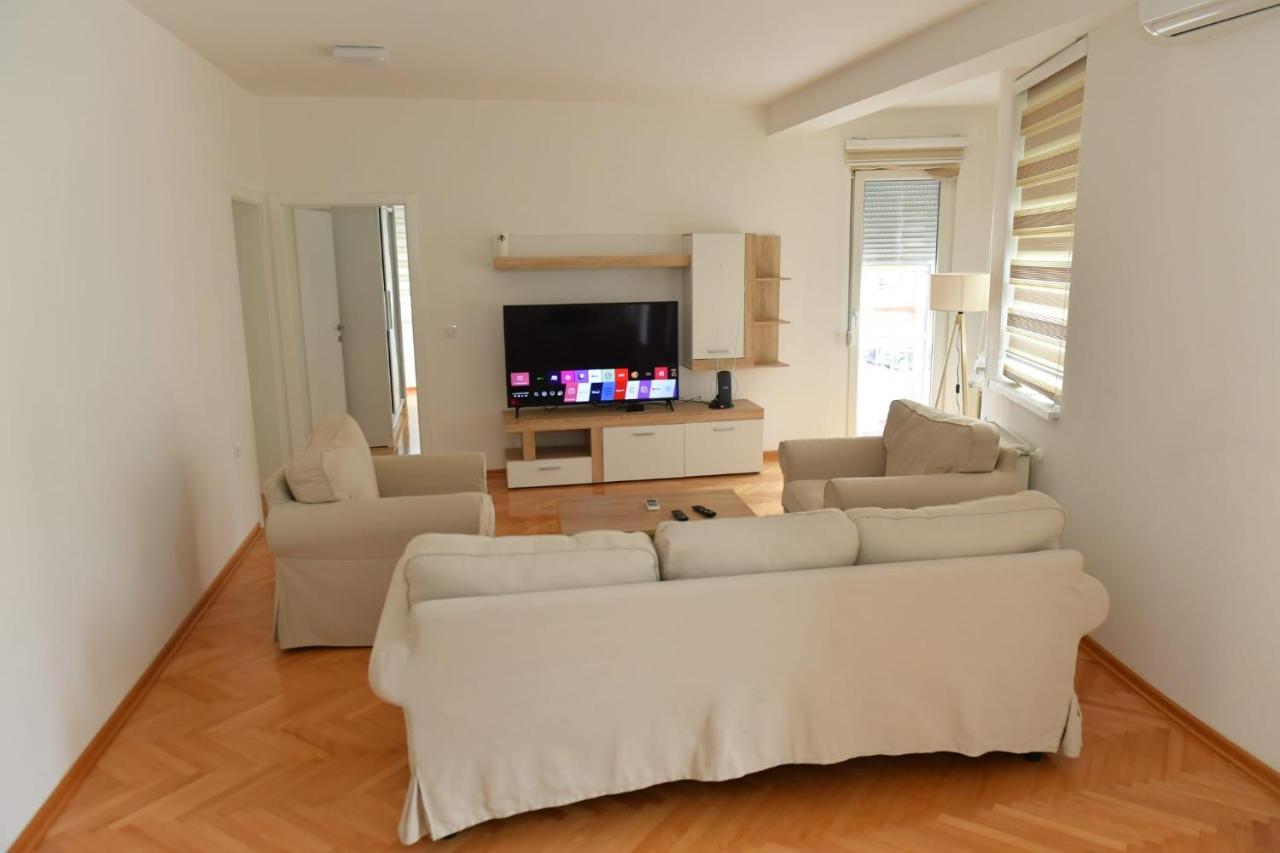 Dobi Apartmani Wing Jagodina Esterno foto