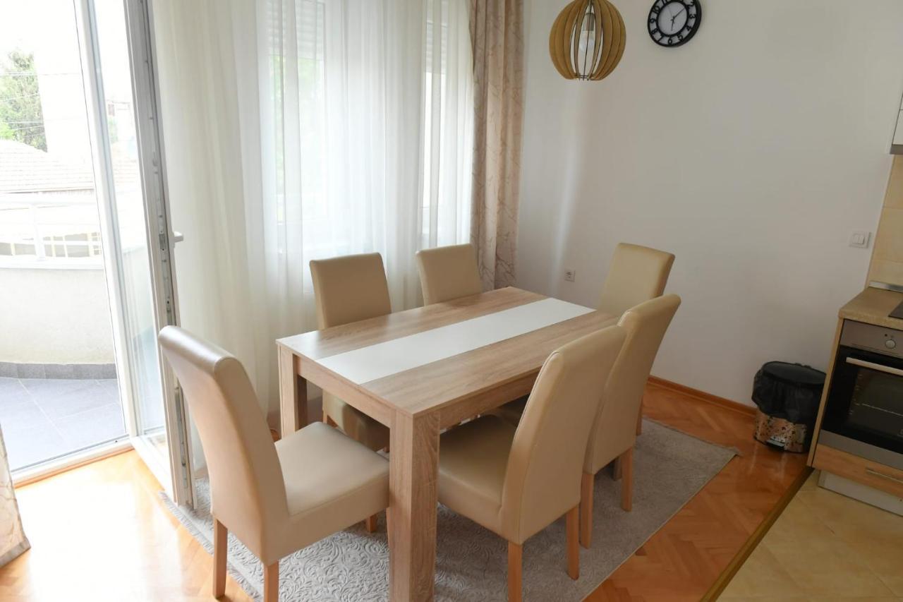 Dobi Apartmani Wing Jagodina Esterno foto