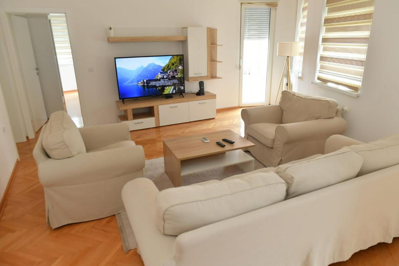 Dobi Apartmani Wing Jagodina Esterno foto